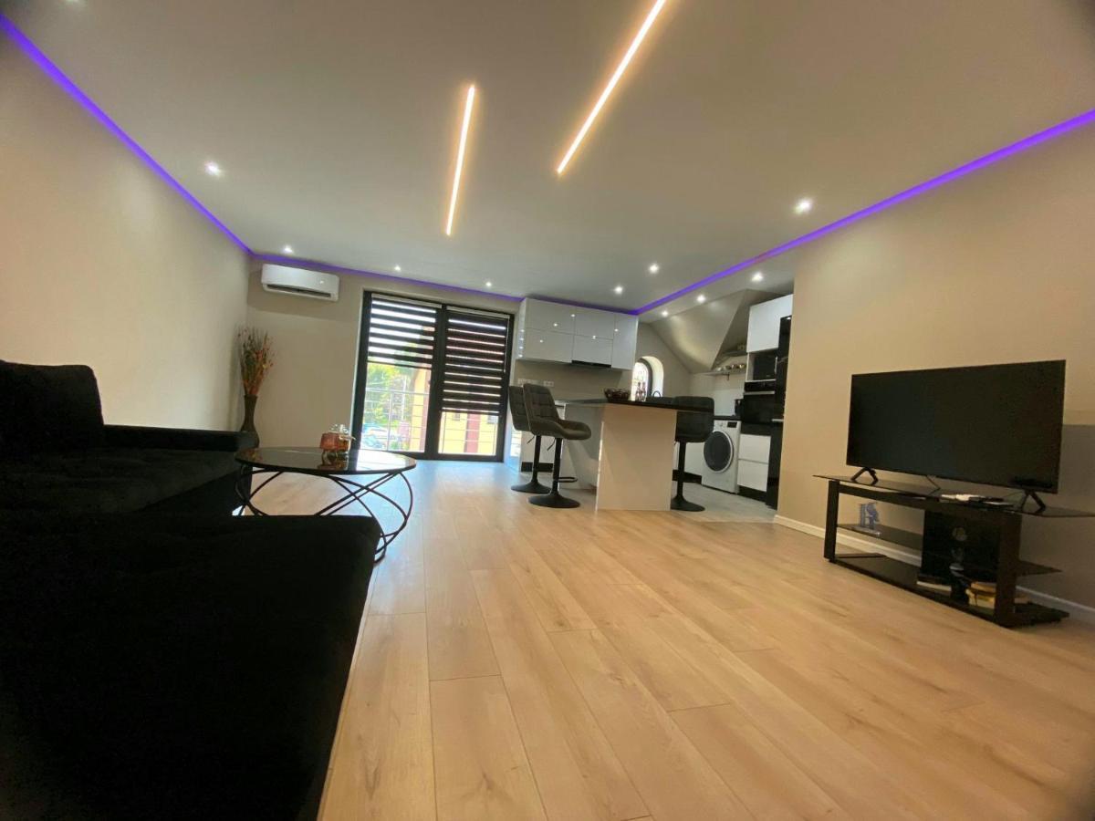 Muki House Apartment Hunedoara Bagian luar foto