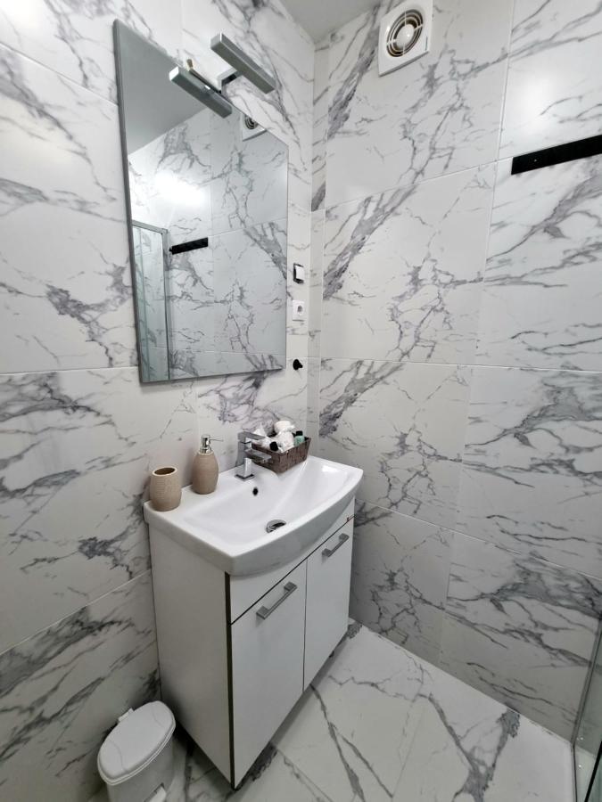 Muki House Apartment Hunedoara Bagian luar foto