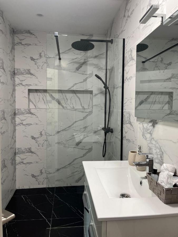 Muki House Apartment Hunedoara Bagian luar foto
